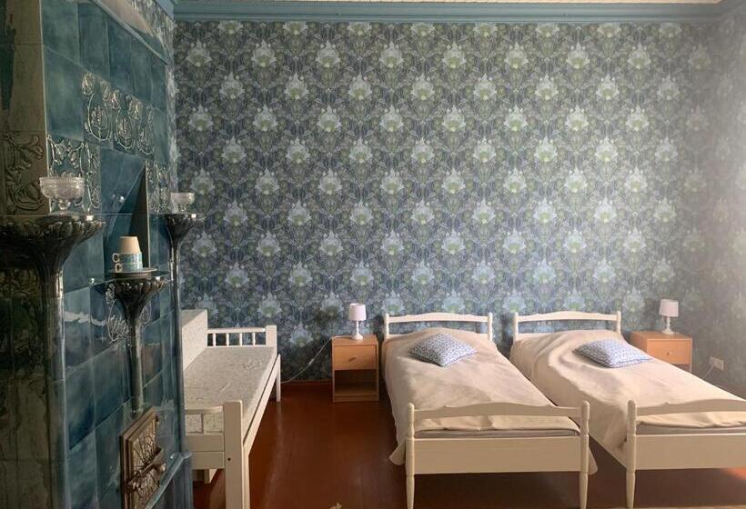 غرفة كلاسيكية رباعية, Wanhan Apteekin Majatalo