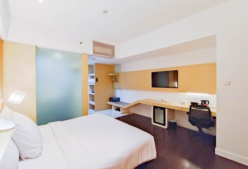 디럭스 룸, Brits Hotel Karawang