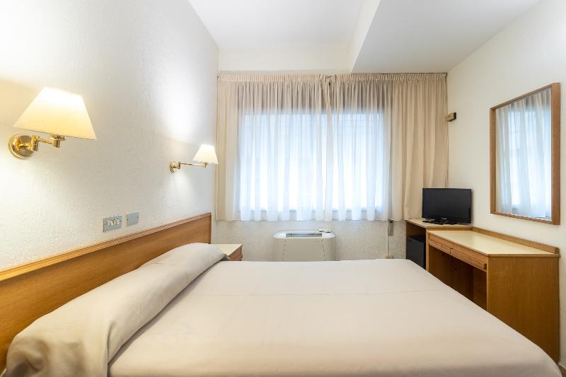 수피리어 룸, Brits Hotel Karawang