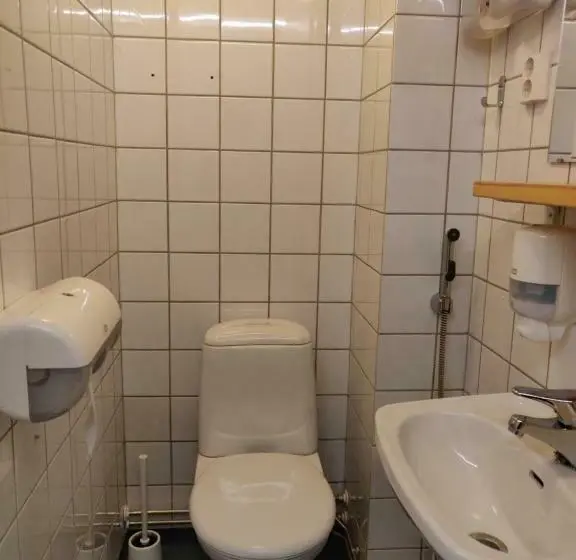 Vuode Makuusalissa, Kuerkievari Kuer