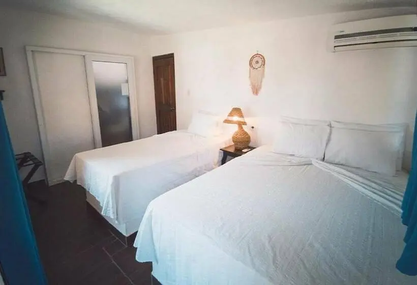 Triple Room Sea View, Marbella Eco Lodge