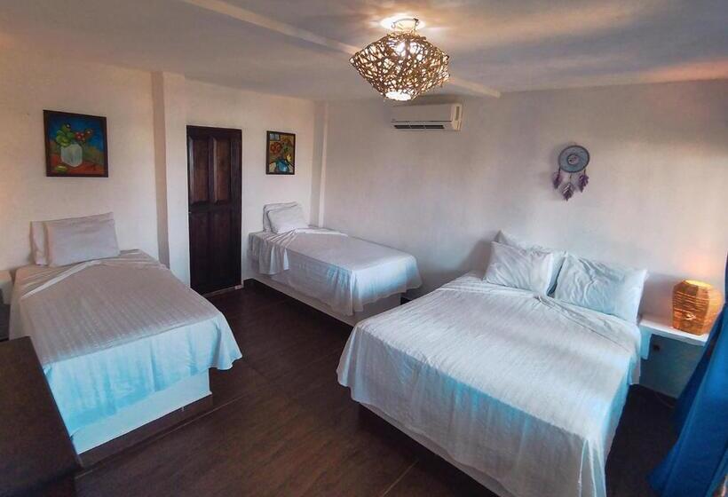 اتاق استاندارد چهار تخته با چشمانداز دریا, Marbella Eco Lodge