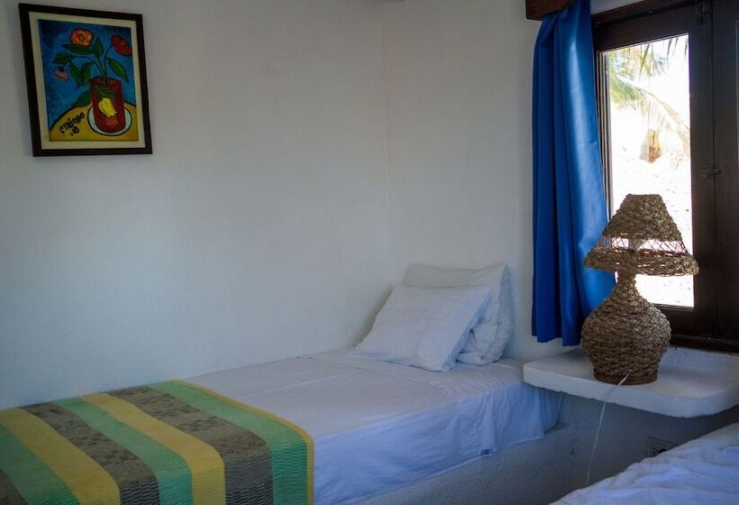 Triple Room Sea View, Marbella Eco Lodge