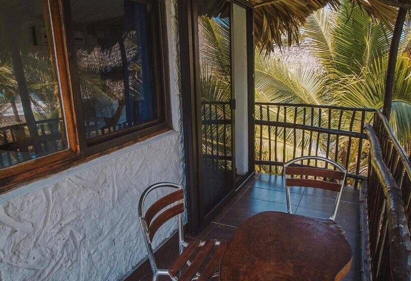 Triple Room Sea View, Marbella Eco Lodge