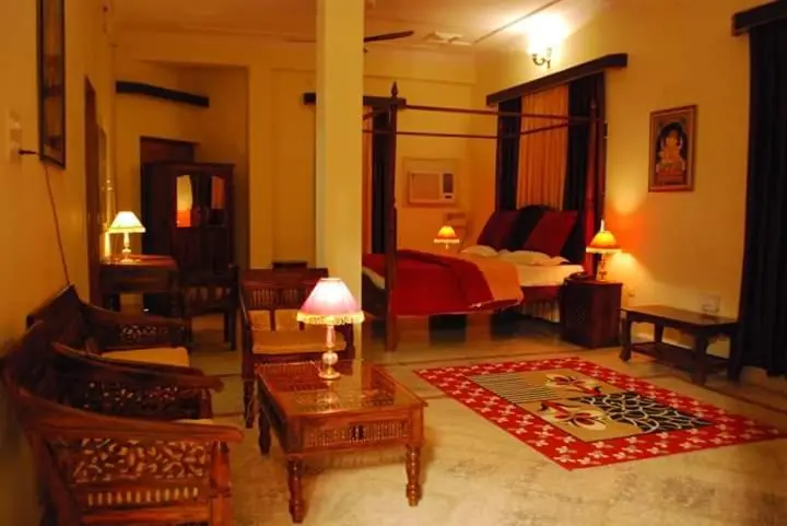バルコニー付スイート, Pratapgarh Haveli