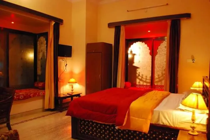 キングサイズベッドのスーペリアルーム, Pratapgarh Haveli