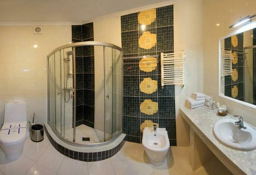 اتاق استاندارد, Tustan