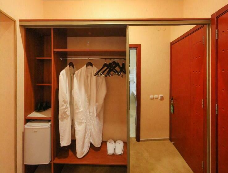 اتاق استاندارد, Tustan