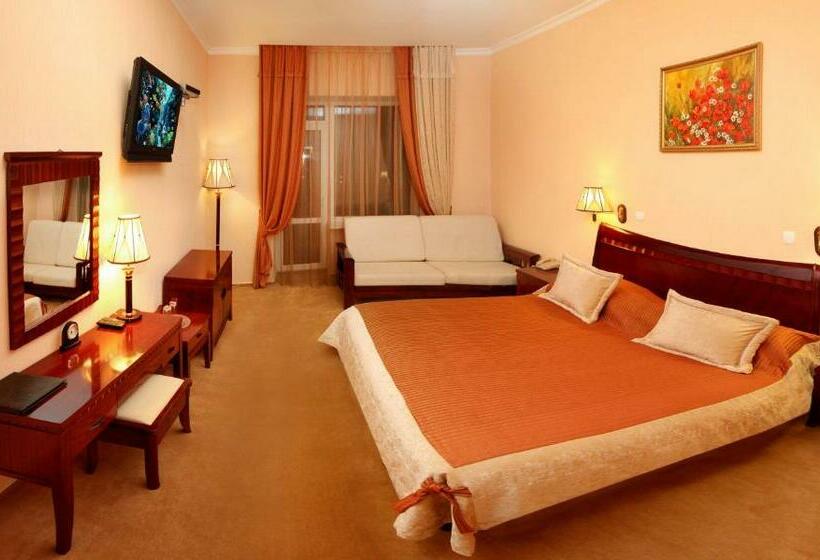 اتاق استاندارد با بالکن, Tustan