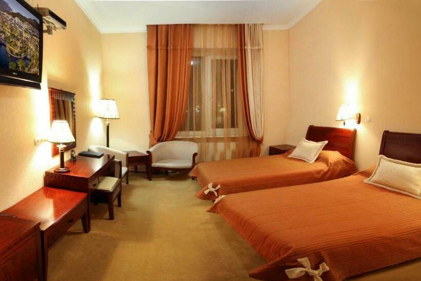 اتاق استاندارد با بالکن, Tustan