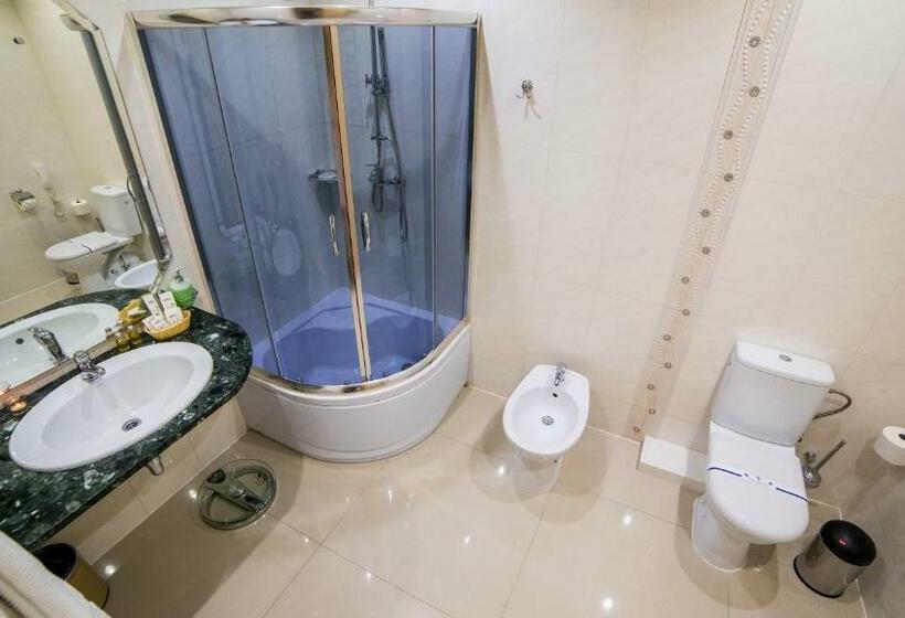 اتاق استاندارد با بالکن, Tustan