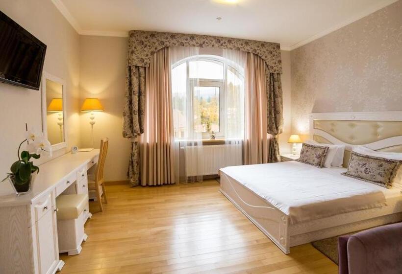 اتاق سوپریور, Tustan