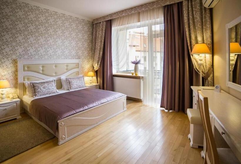 اتاق راحتی, Tustan