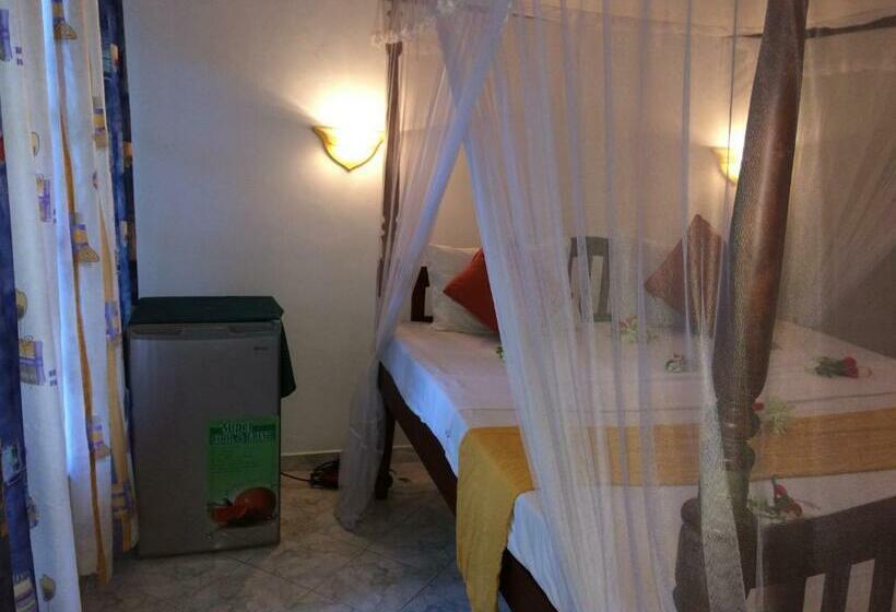 デラックストリプルルーム, White Bridge House & Resort