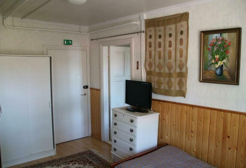 חדר סטנדרט חדר אמבטיה משותף, Kartano Hostel