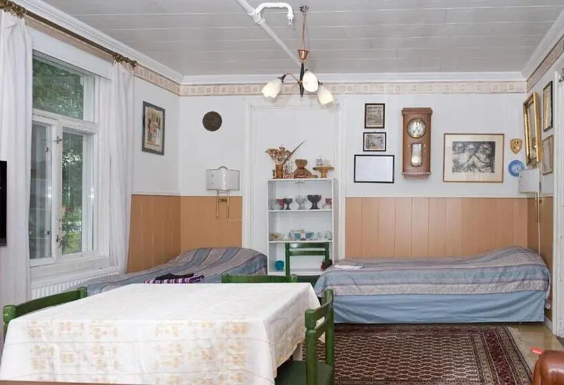 浴室共有スタンダード4人用ルーム, Kartano Hostel