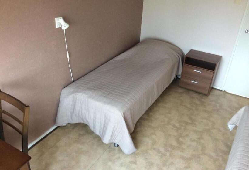 חדר סטנדרט, Leo Hotelli