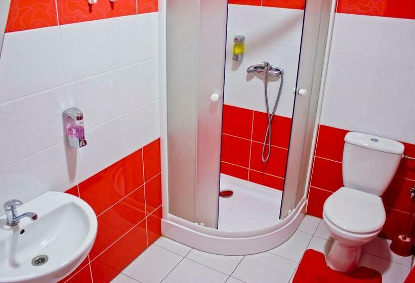 Номер Стандарт с Балконом, Motel Görföl