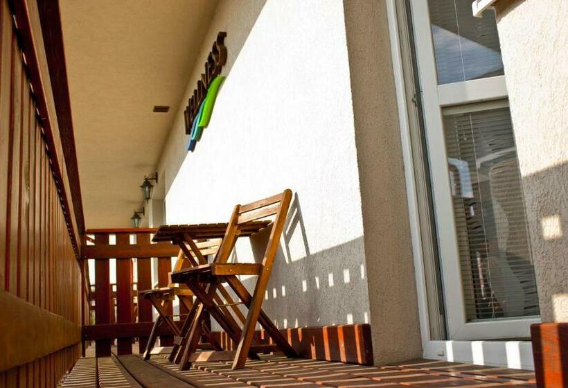 Номер Стандарт с Балконом, Motel Görföl