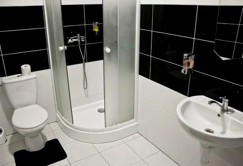 اتاق استاندارد با بالکن, Motel Görföl