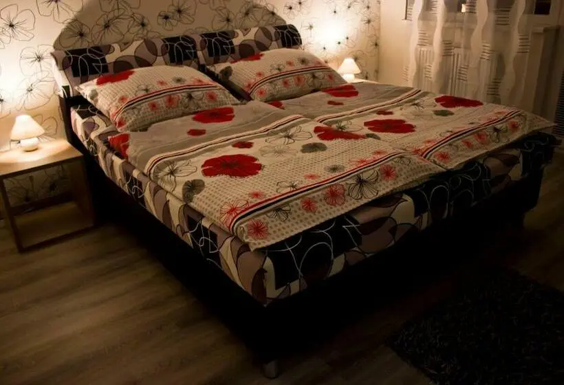 اتاق استاندارد با بالکن, Motel Görföl
