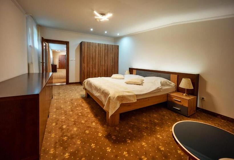 Люкс Классика, President Hotel Montfort