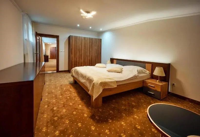 سوئیت کلاسیک, President Hotel Montfort