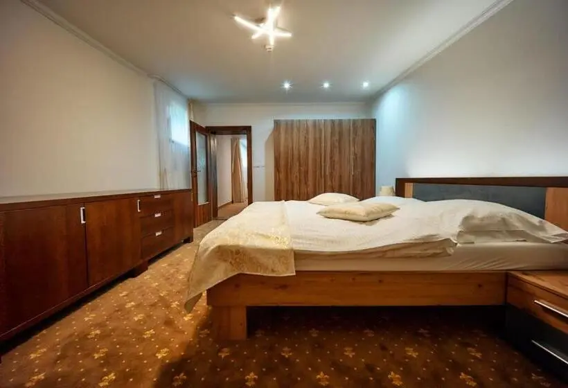 سوئیت کلاسیک, President Hotel Montfort