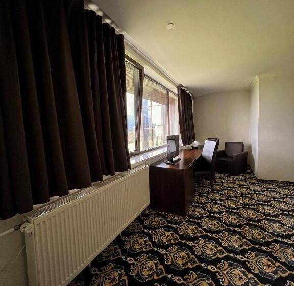 Люкс Deluxe Вид на Горы, President Hotel Montfort