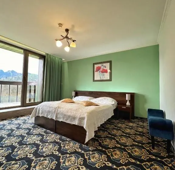 اتاق خانوادگی با چشمانداز کوه, President Hotel Montfort