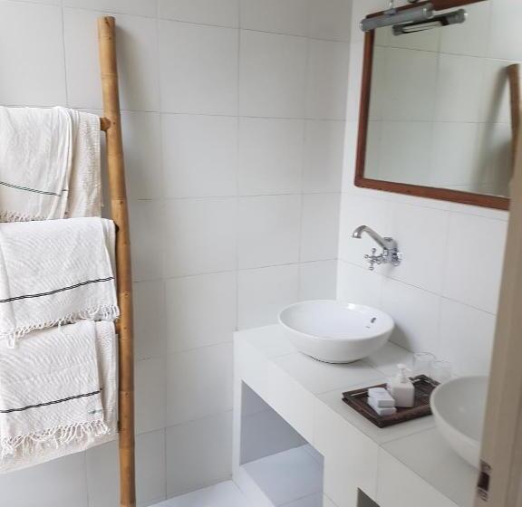 패밀리 스위트, Les 3 Elephants