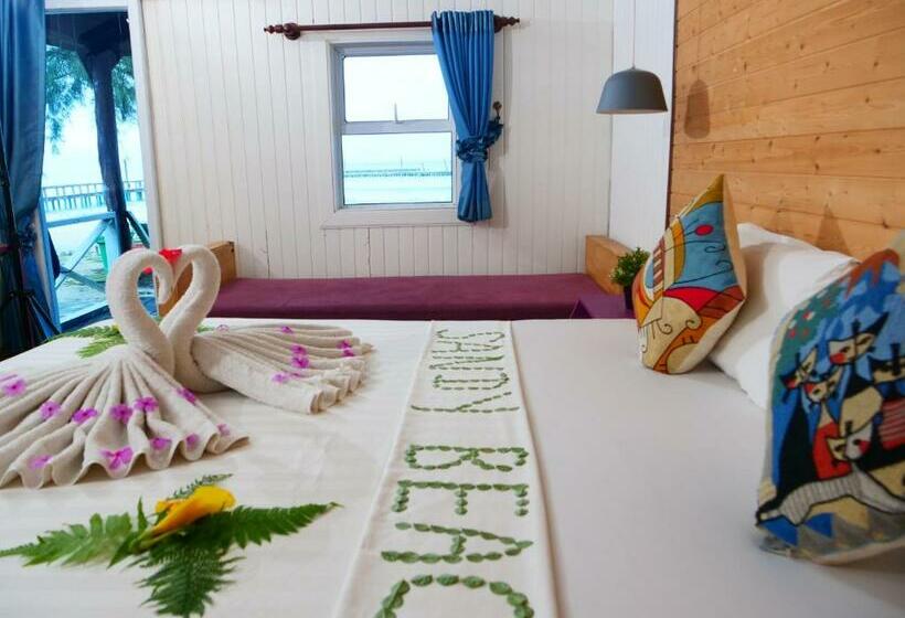 スタンダードバンガロー, Sandy Beach Bungalows