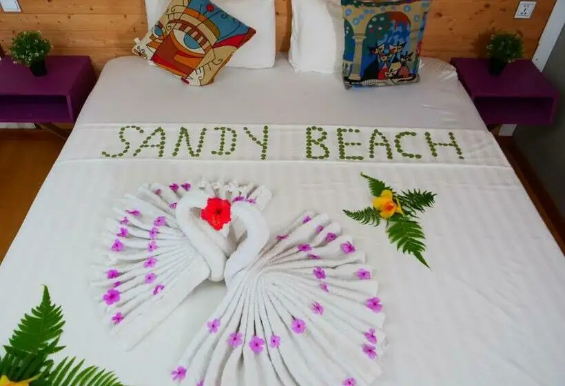 スタンダードバンガロー, Sandy Beach Bungalows