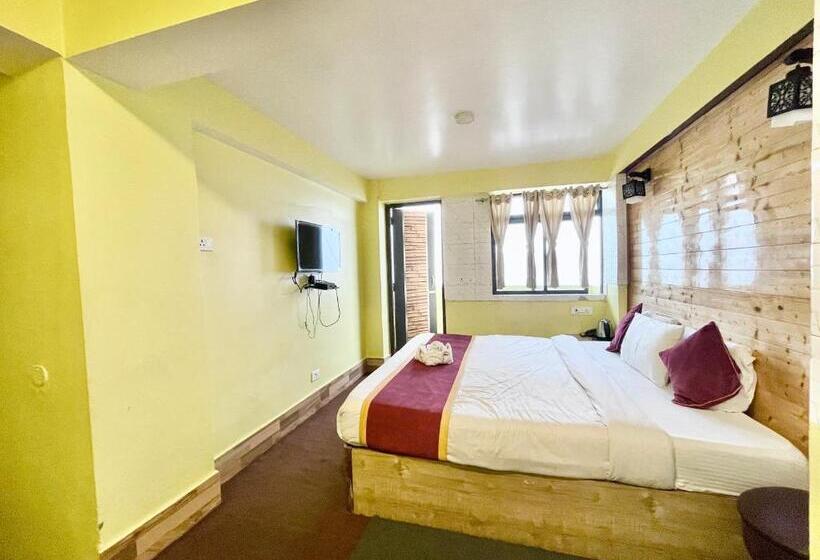 디럭스 룸, Sn Close