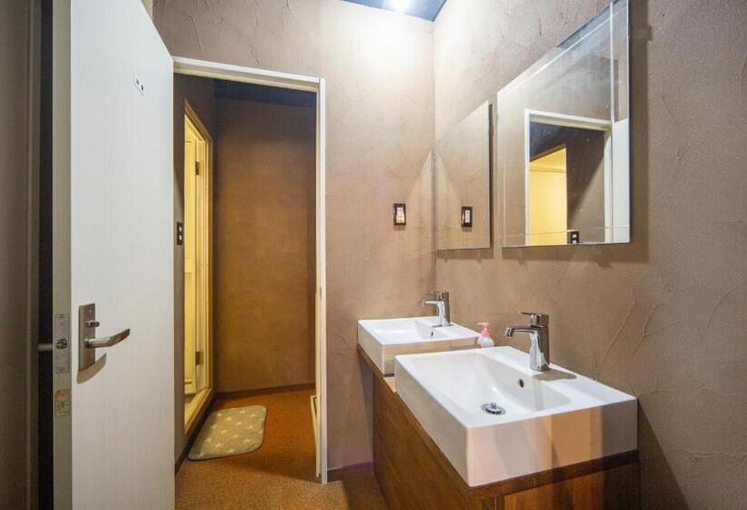 דירת 5 חדרי שינה, 045 Hostel Yoshidamachi