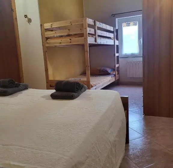 スタンダード４人部屋, La Locanda Del Maggiociondolo