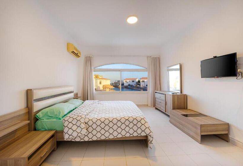 اتاق استاندارد با سرویس بهداشتی مشترک, Aden Beach   Sea View Room With Beach Access In Villa