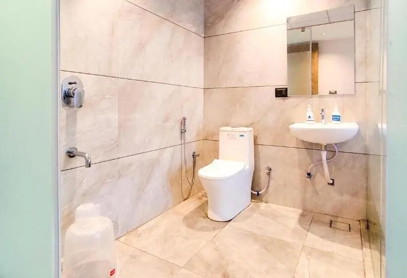 Chambre Deluxe, Nova Bizz