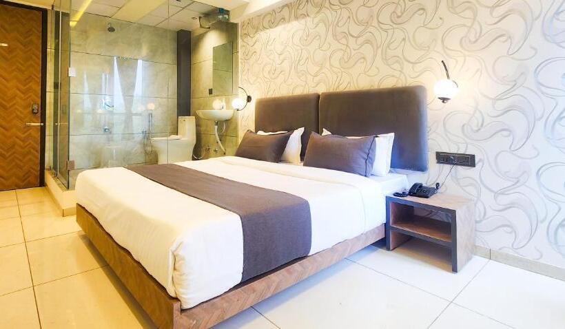 디럭스 룸, Nova Bizz