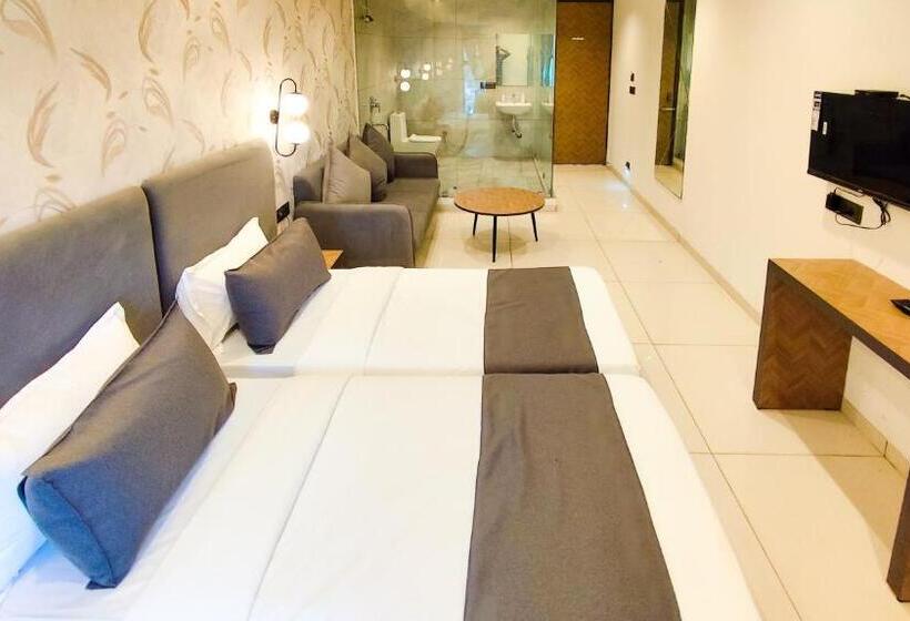 수피리어 룸 도시 전망, Nova Bizz