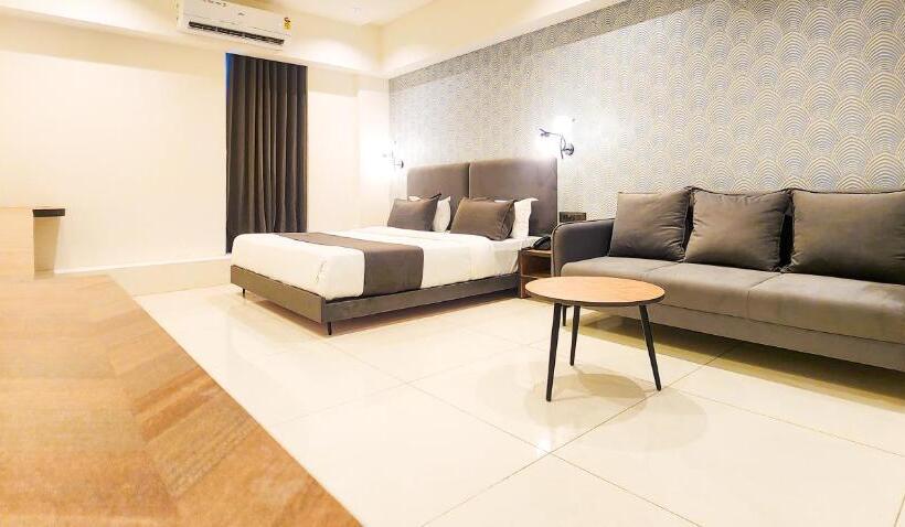 스위트 도시 전망, Nova Bizz