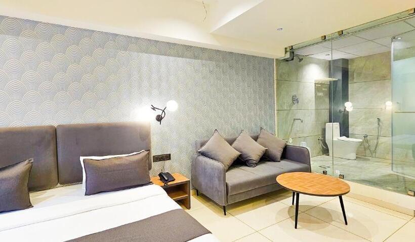 스위트 도시 전망, Nova Bizz