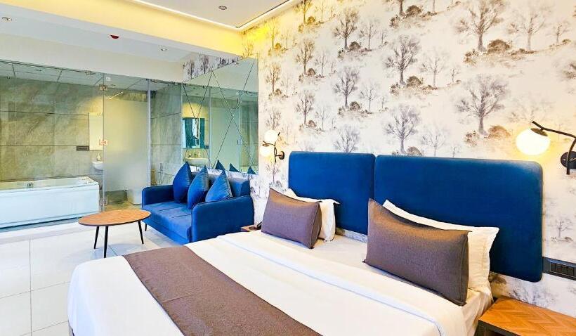 스위트 킹사이즈 침대, Nova Bizz