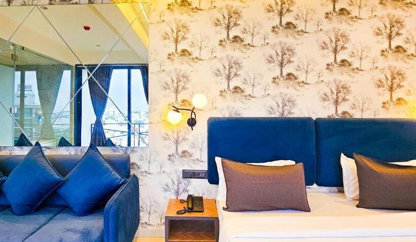 스위트 킹사이즈 침대, Nova Bizz