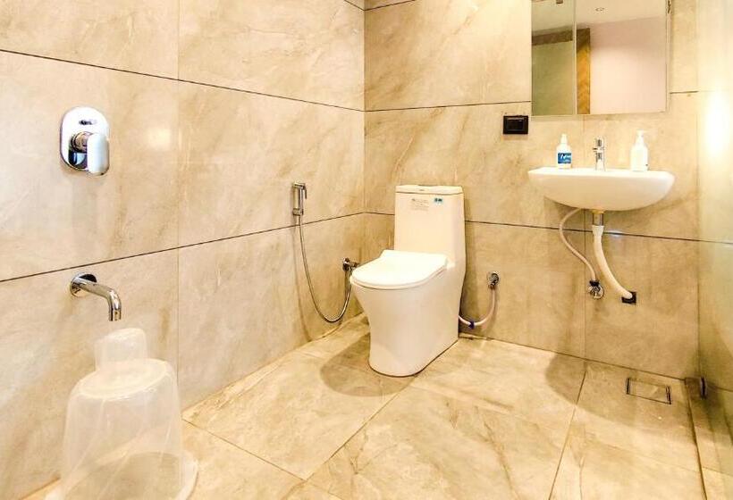 디럭스 룸 킹사이즈 침대, Nova Bizz