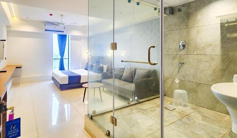 디럭스 룸 킹사이즈 침대, Nova Bizz