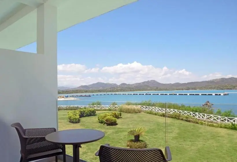 オーシャンビューデラックスルームバルコニー付き, Senator Puerto Plata Vip