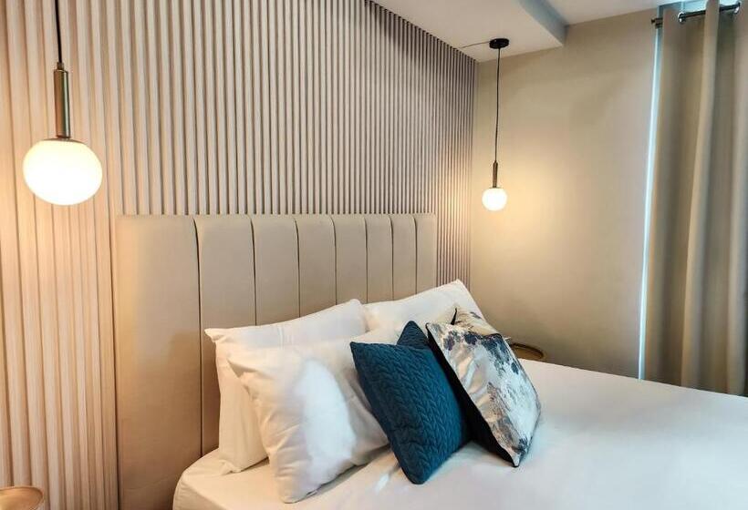 带1个卧室的带阳台的公寓, Luxestaysmnl Parisian Charm 1br Suite Pool Gym 400mbps Wifi Netflix Amazing City View