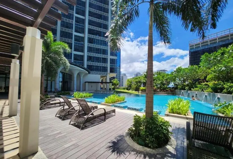 آپارتمان 1 خوابه با بالکن, Luxestaysmnl Parisian Charm 1br Suite Pool Gym 400mbps Wifi Netflix Amazing City View