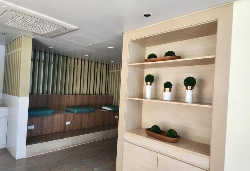 带1个卧室的带阳台的公寓, Luxestaysmnl Parisian Charm 1br Suite Pool Gym 400mbps Wifi Netflix Amazing City View